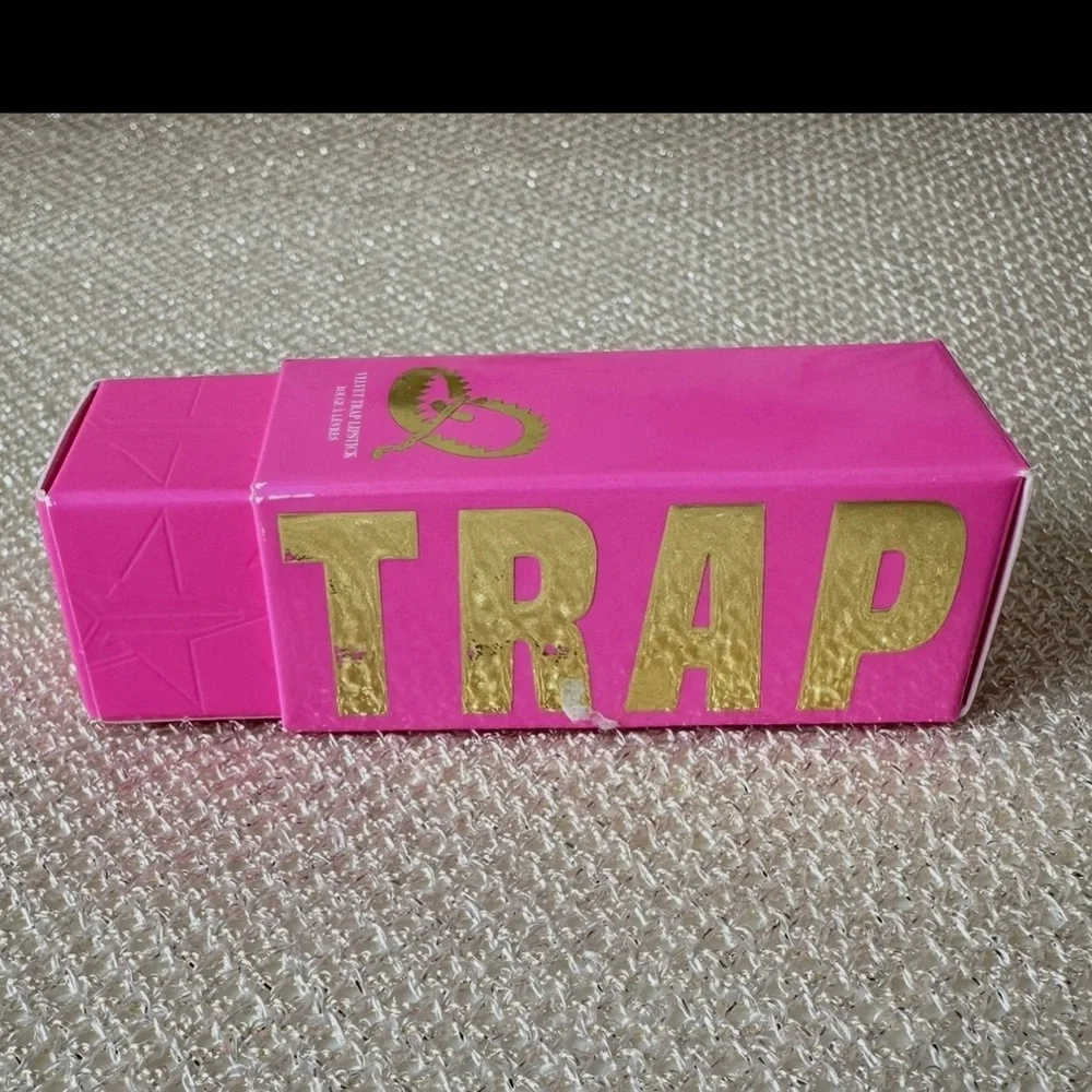 Jeffree Star Velvet Trap Lipstick Holy Fashion Pink Matte